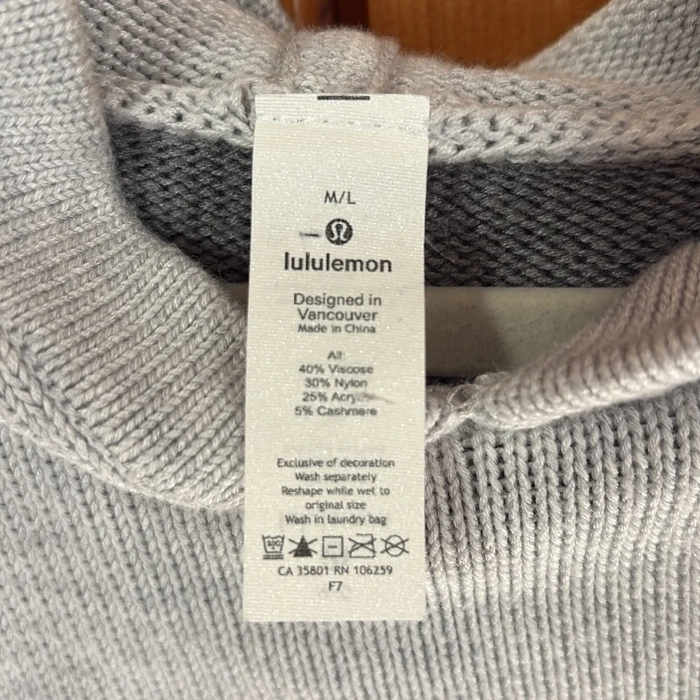 Lululemon Opened Up Poncho- Heathered Core Ultra Light & Heathered Asphalt Grey